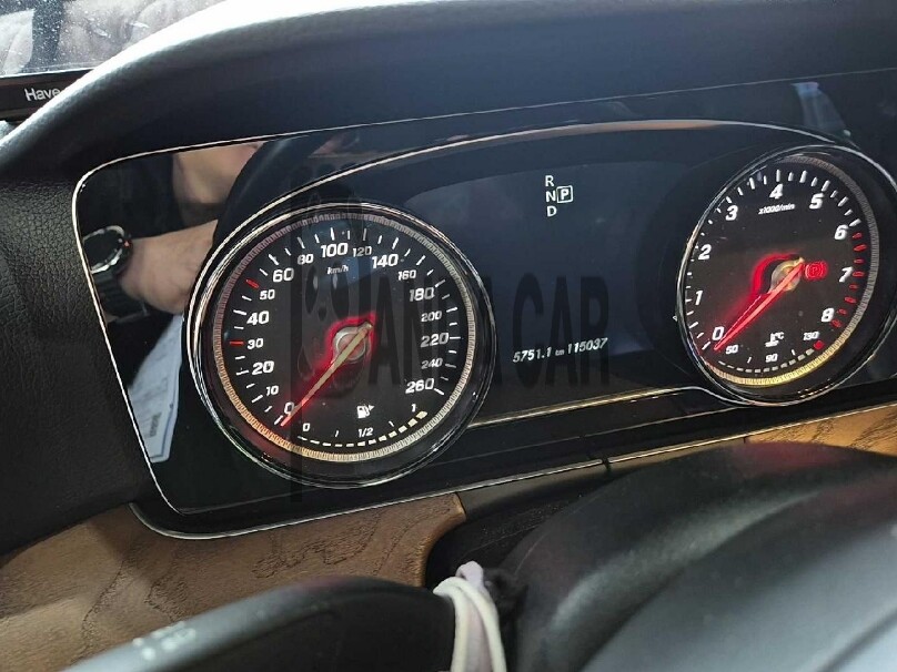 2018 Mercedes-Benz E300 4Matic, photograph 2