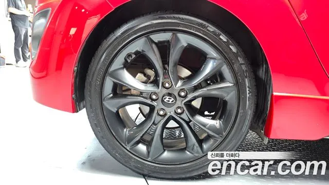 Hyundai Veloster 1.6 Turbo D Spec — photo 1 of 30