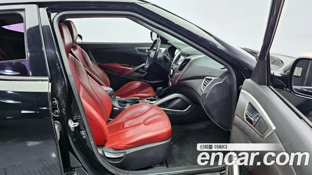 2011 Hyundai Veloster Extreme, photograph 12