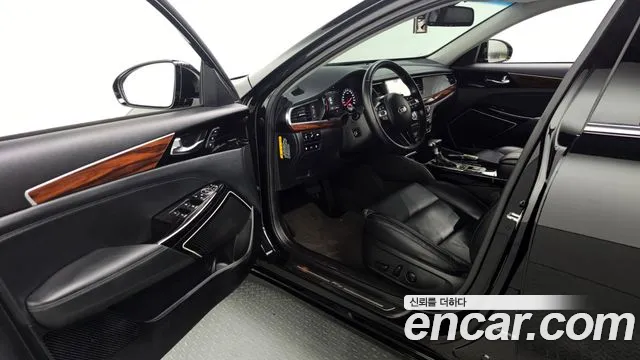 Kia K7 2.4 GDI Limited Edition — photo 1 of 32