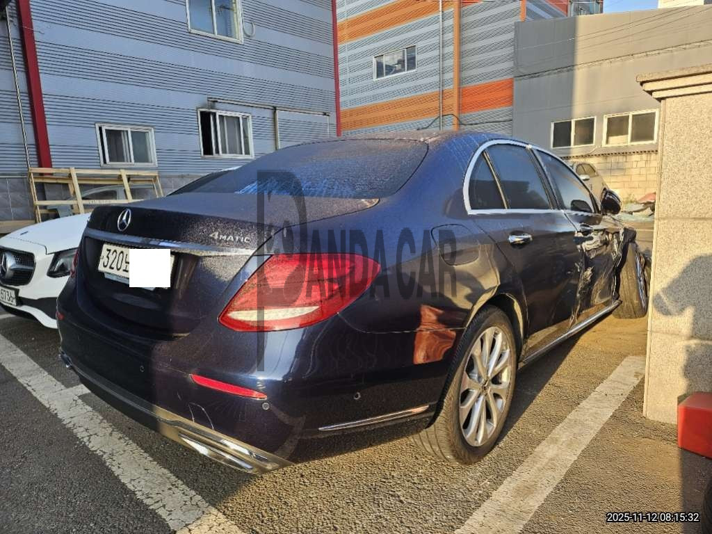 2020 Mercedes-Benz E 300 4MATIC, photograph 5