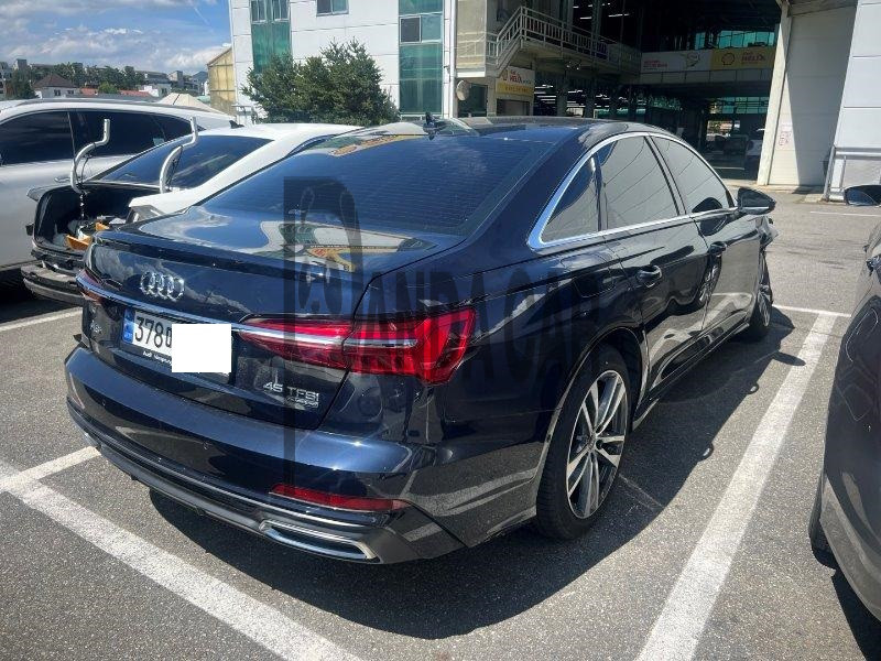 2023 Audi A6 45 TFSI quattro, photograph 2