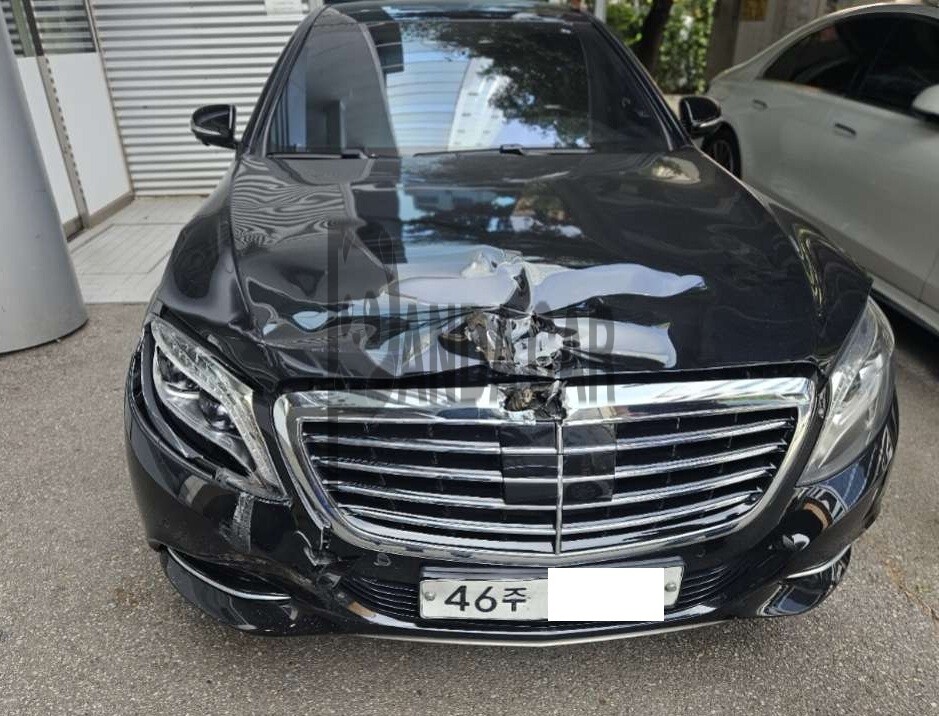 2017 Mercedes-Benz S500 4Matic L, photograph 5