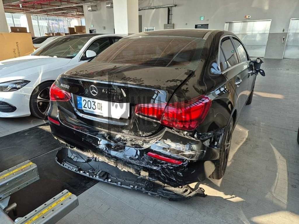 2024 Mercedes-Benz A 220 Sedan, photograph 2