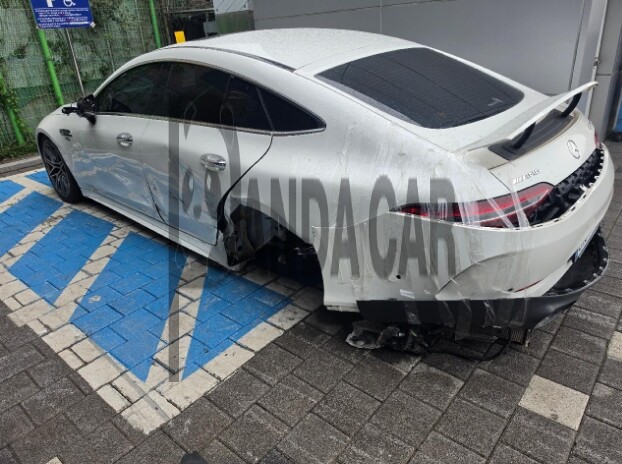 2023 Mercedes-AMG GT43 4MATIC +, photograph 4