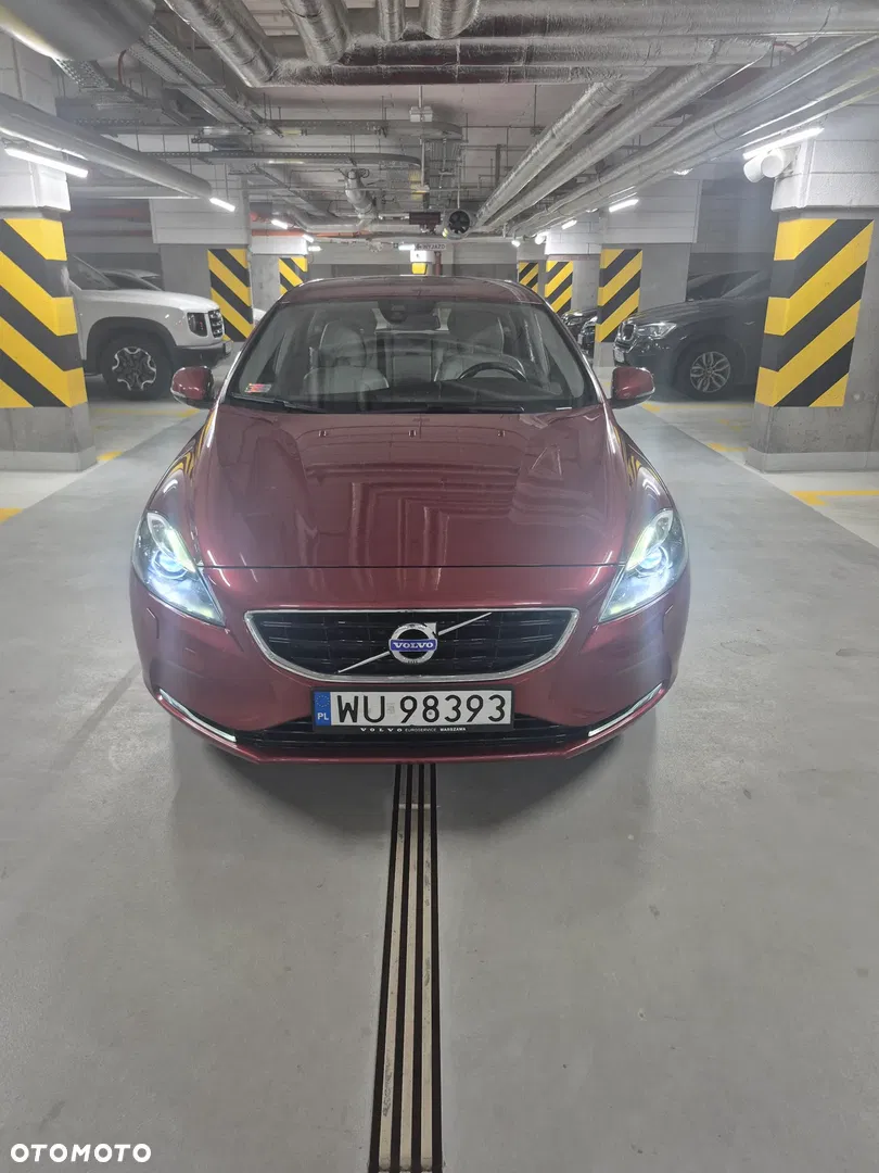 2014 Volvo V40 D3 Summum, photograph 1
