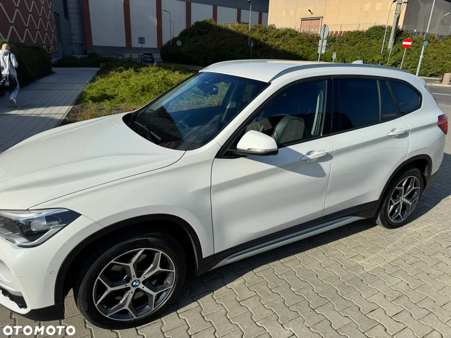 2017 BMW X1 xDrive20i xLine, photograph 3