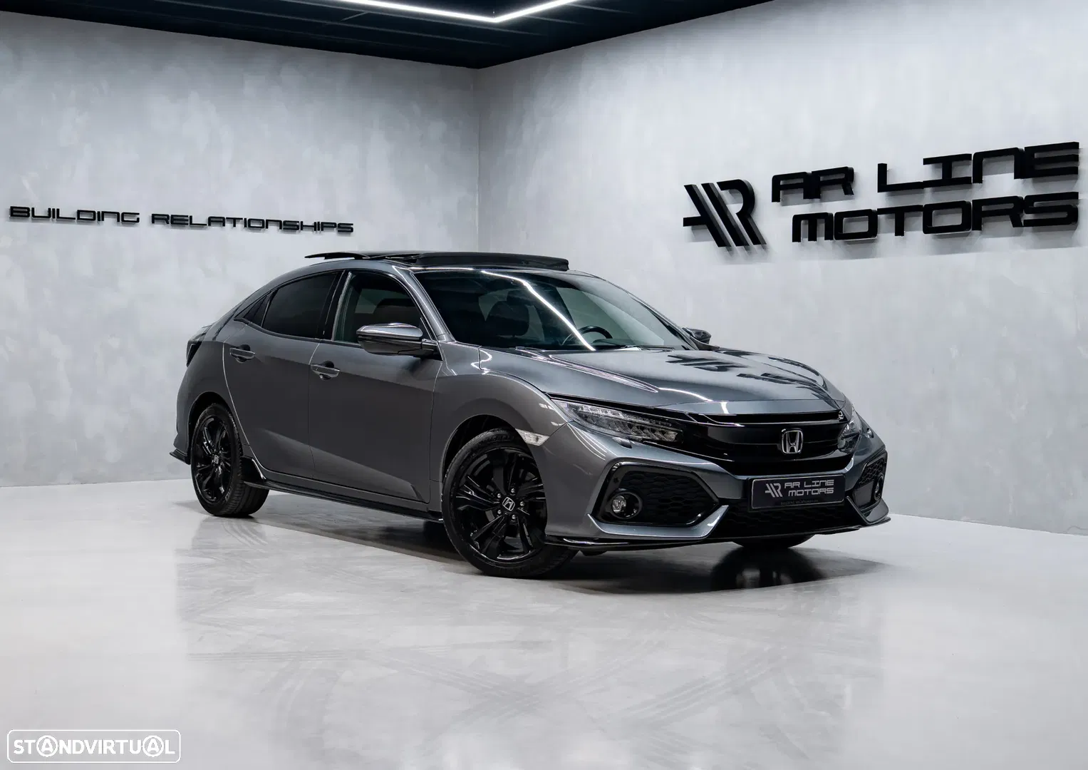 Honda Civic 1.5 i-VTEC Sport Plus — photo 1 of 34