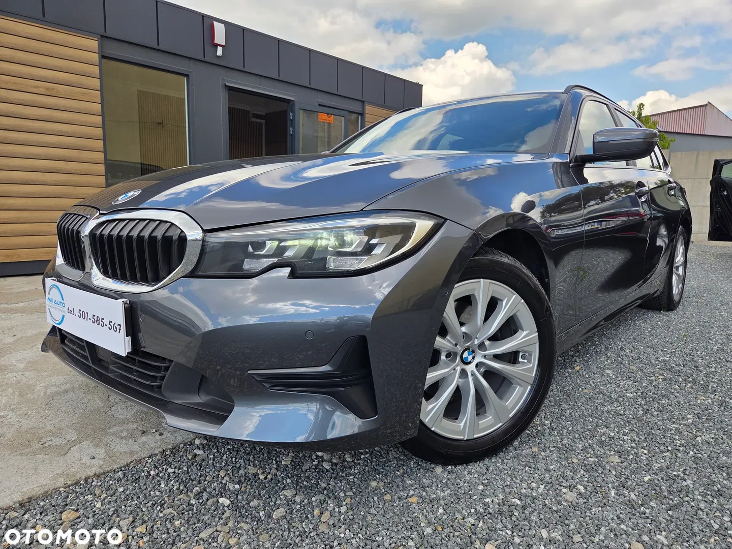 BMW Seria 3 320d xDrive Advantage — photo 1 of 37