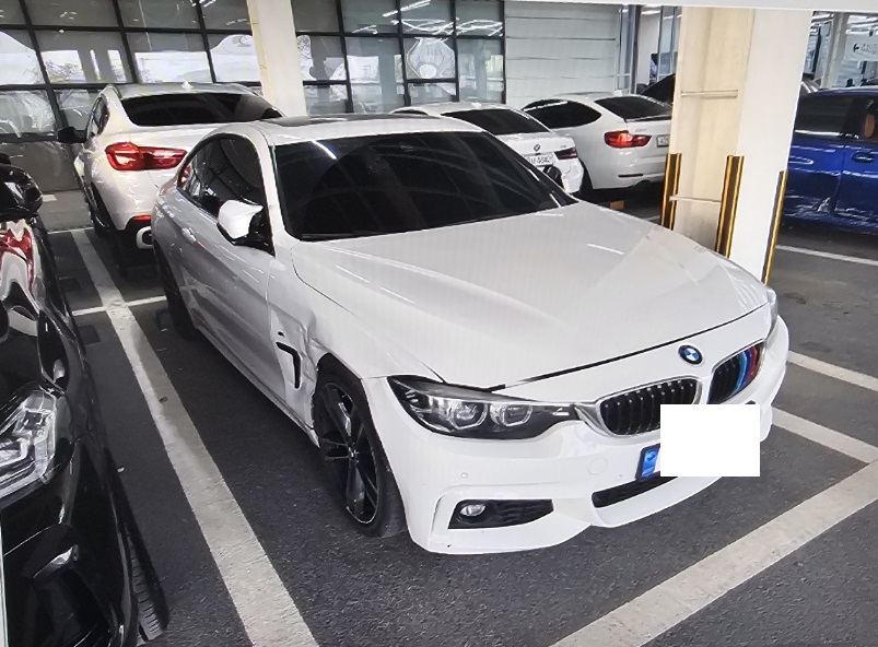 2018 BMW 420i Coupe, photograph 1