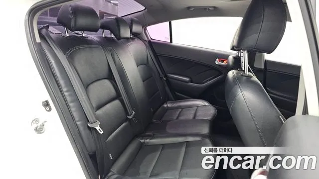 Kia K3 Eco Plus — photo 1 of 20
