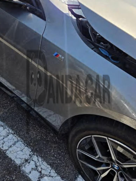 2025 BMW 520i, photograph 2