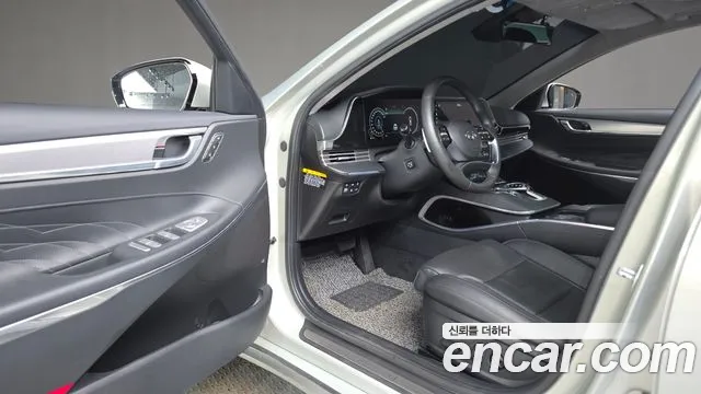 Hyundai Grandeur 2.5 — photo 1 of 20