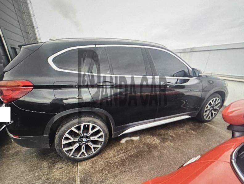 2022 BMW X1 xDrive20i, photograph 4
