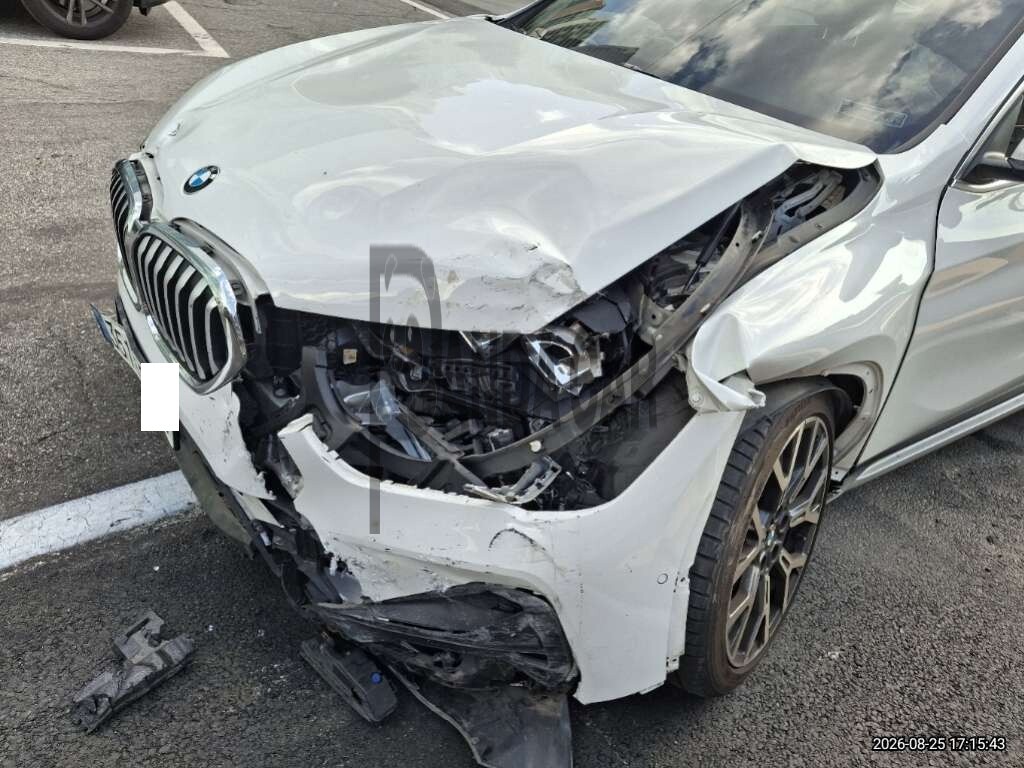 2022 BMW X1 xDrive20i, photograph 2