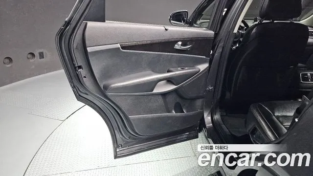 Kia Sorento Diesel 2.0 2WD — photo 1 of 34