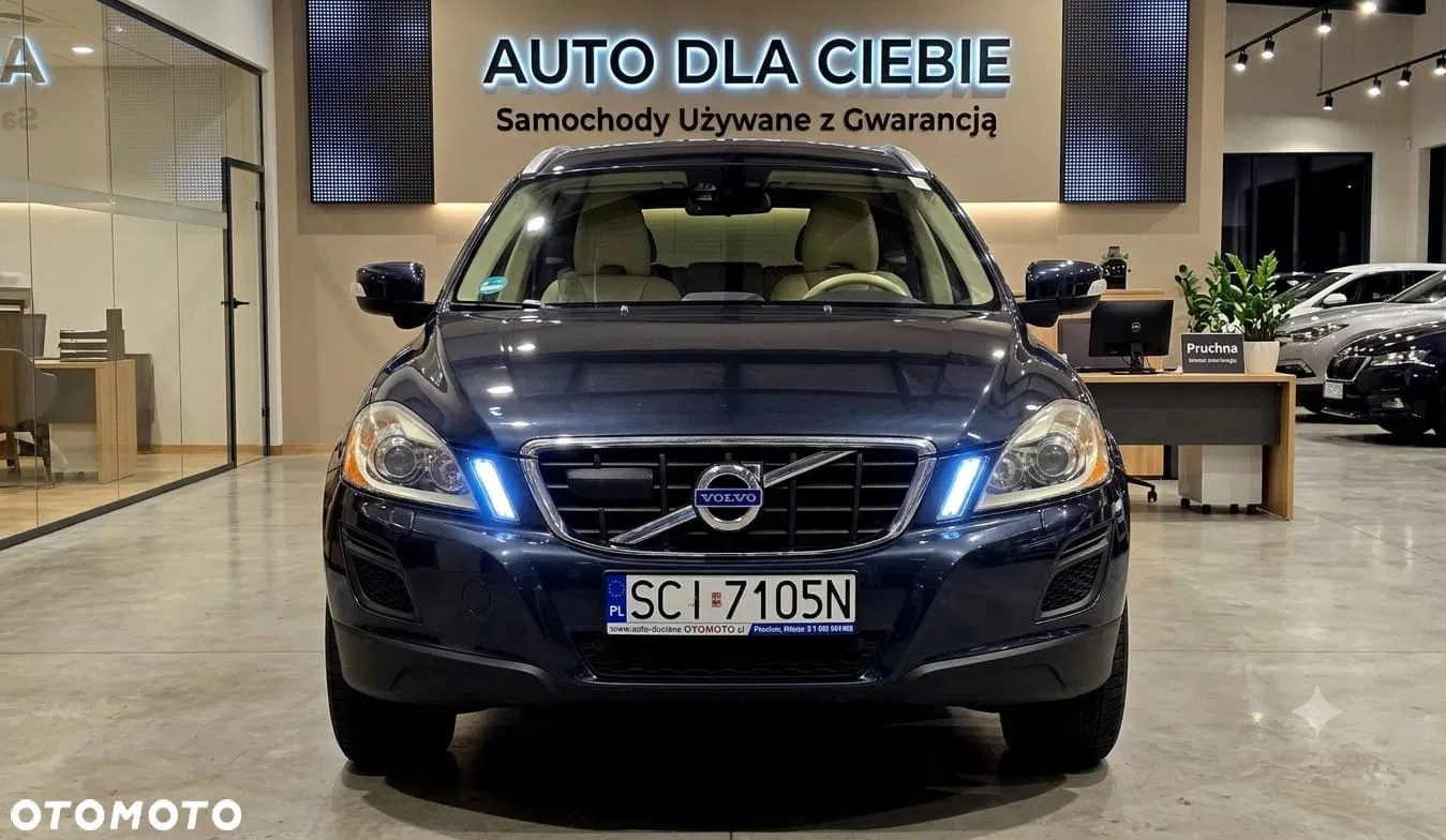 2010 Volvo XC 60 D3 Summum, photograph 2