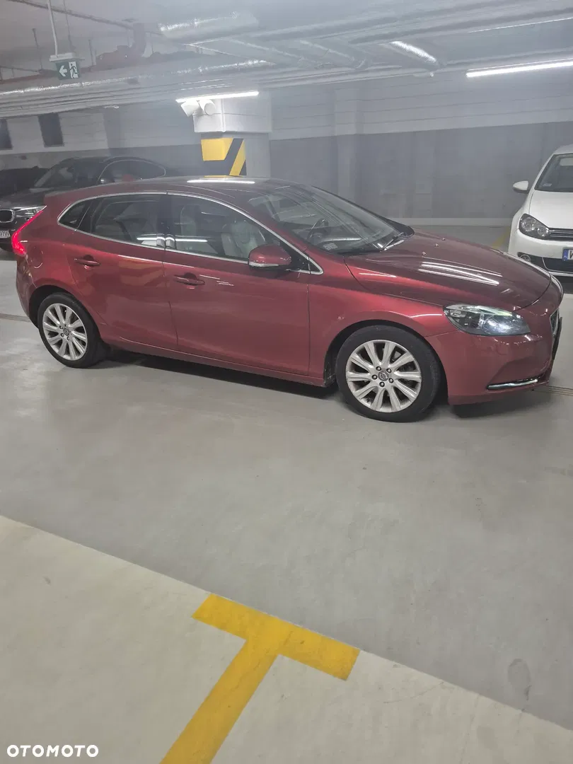 2014 Volvo V40 D3 Summum, photograph 4