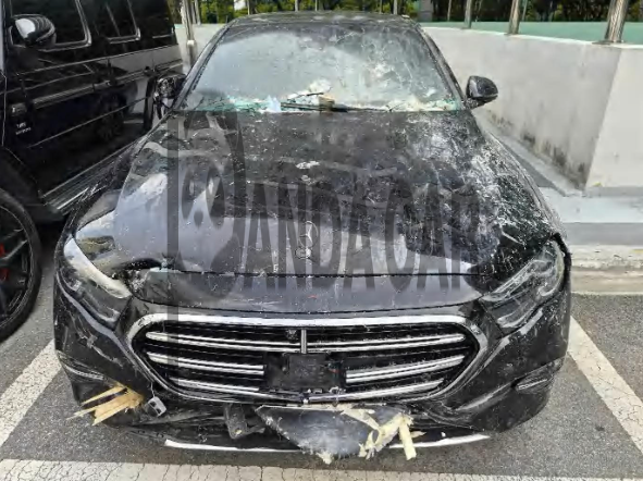 2026 Mercedes-Benz E 300 4MATIC, photograph 1
