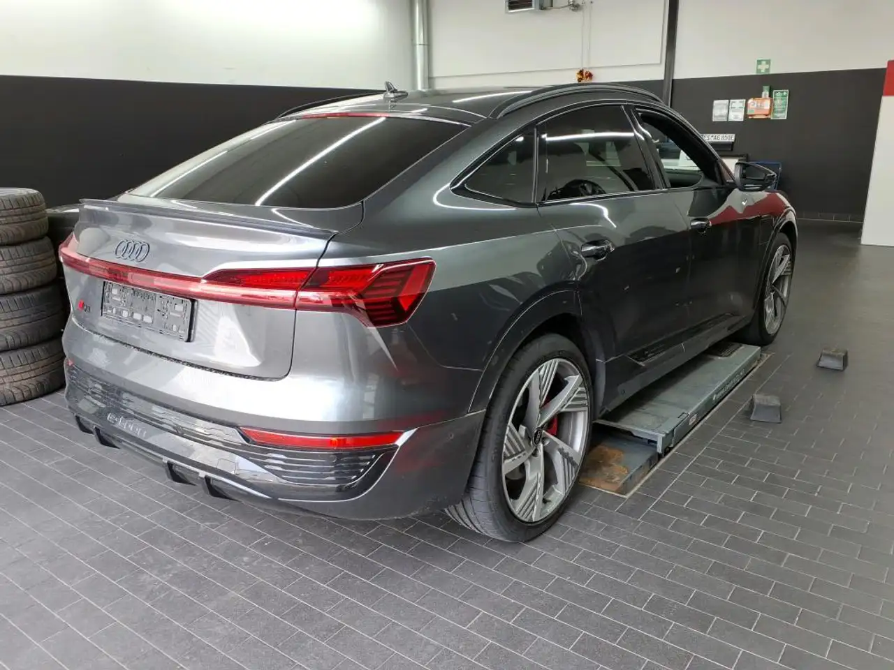 2023 Audi Q8 e-tron Sportback 55 2x S line ACC AHK HuD B&O, photograph 6