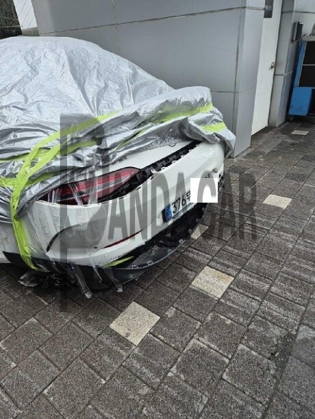 2023 Mercedes-AMG GT43 4MATIC +, photograph 3