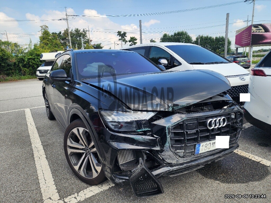 2023 Audi Q8 55 TFSI quattro, photograph 5