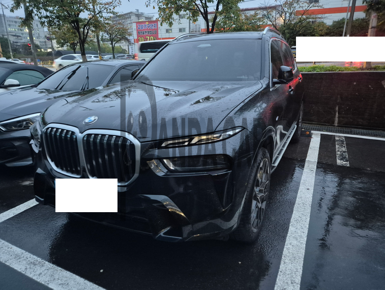 2025 BMW X7 xDrive40i, photograph 2