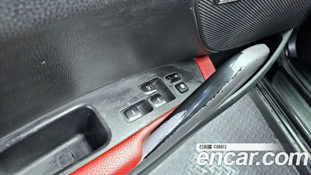 2011 Hyundai Veloster Extreme, photograph 5