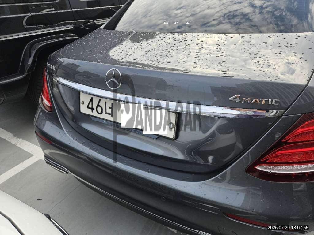 2018 Mercedes-Benz E300 4Matic, photograph 1
