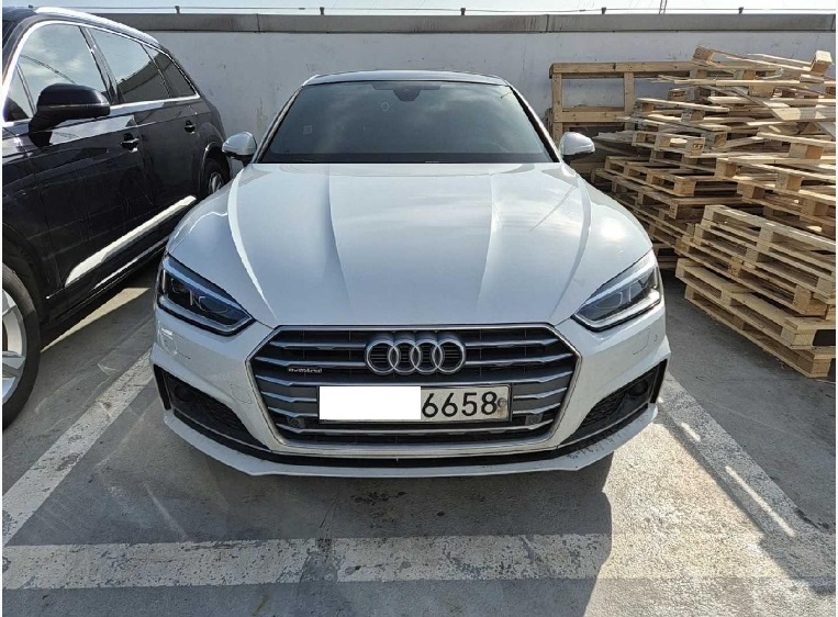 2019 Audi A5 Sportback 45 TFSI quattro, photograph 1