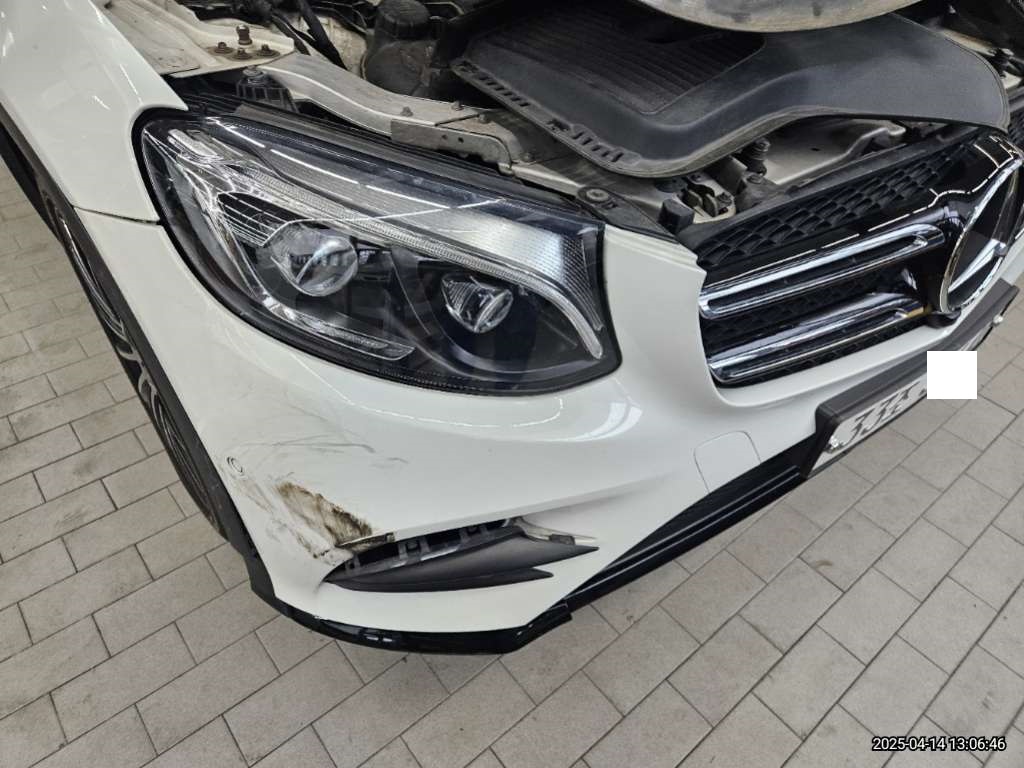 2018 Mercedes-Benz GLC250 d 4Matic, photograph 2