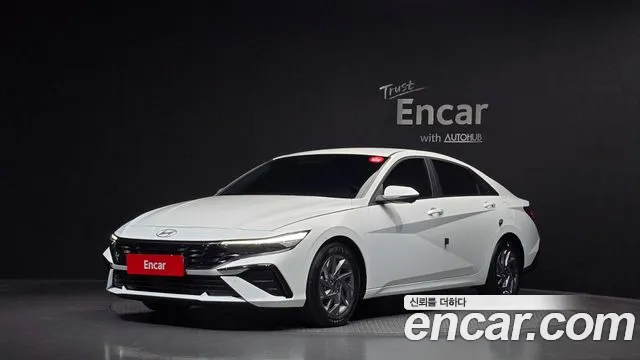 Hyundai AVANTE 1.6 — photo 1 of 30
