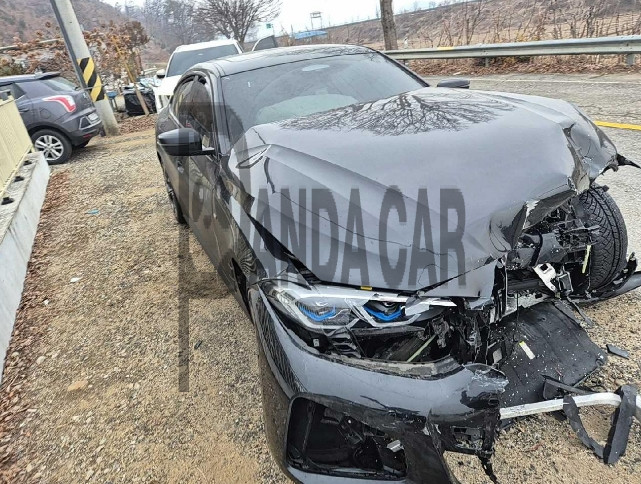 2024 BMW i4 eDrive40, photograph 4