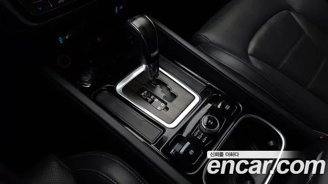 KG_Mobility_Ssangyong Rexton Diesel 2.2 4WD — photo 1 of 32