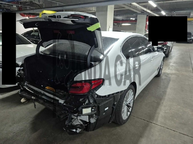 2022 BMW 530i xDrive, photograph 2