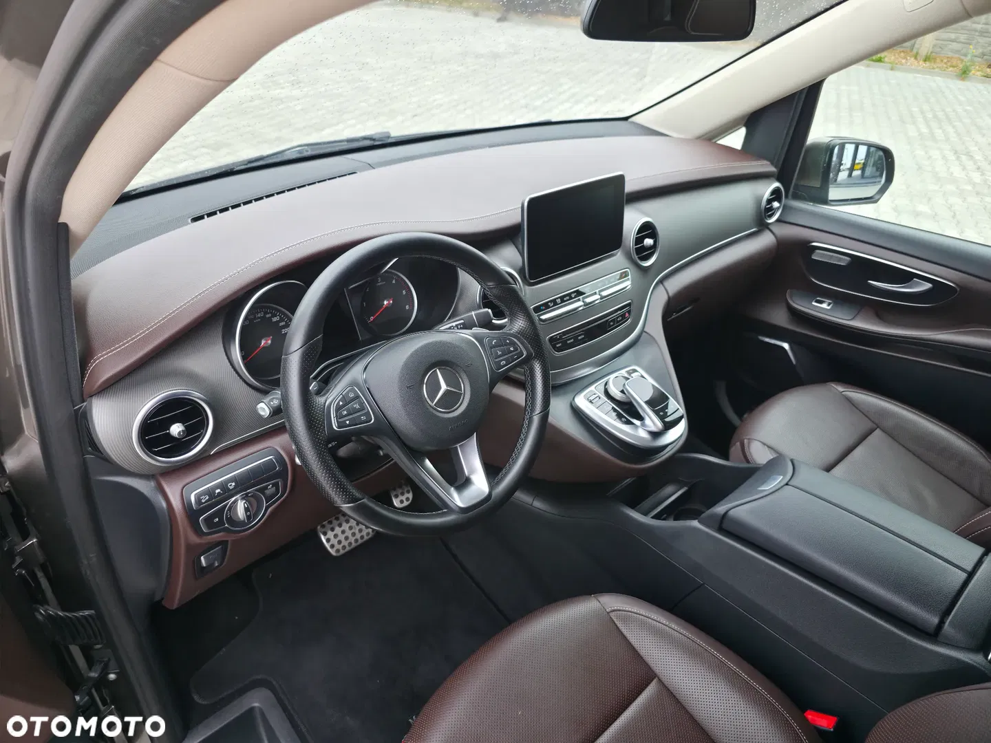 2017 Mercedes-Benz Klasa V 250 d 4-Matic Avantgarde 7G-Tronic (długi), photograph 4