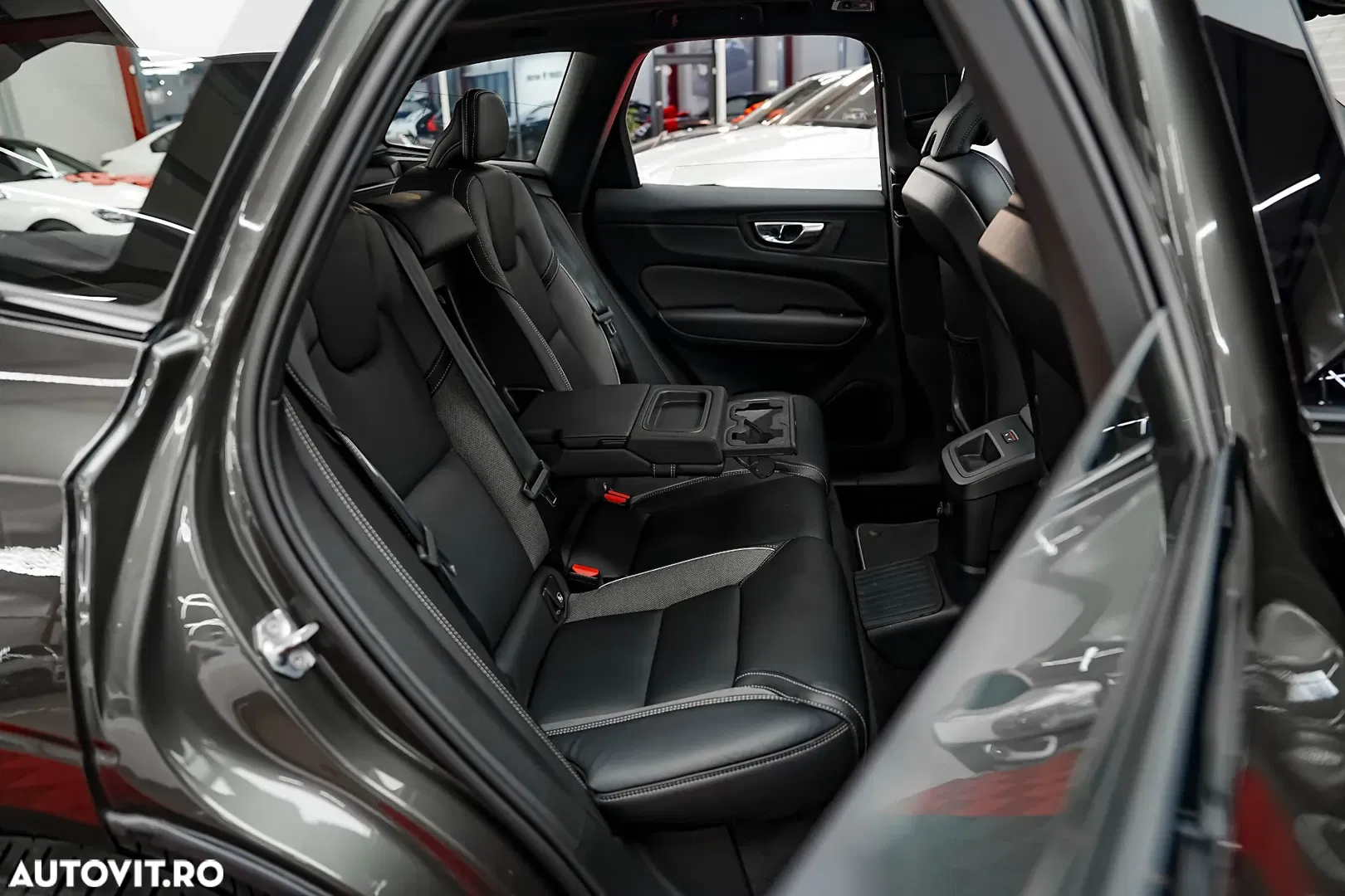 2020 Volvo XC 60 T8 Twin Engine AWD Geartronic RDesign, photograph 12