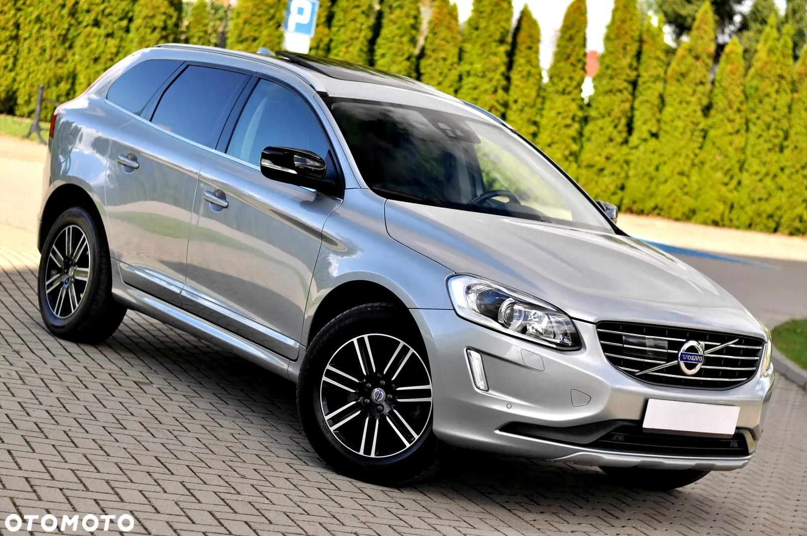 2017 Volvo XC 60 D4 Drive-E Summum, photograph 2