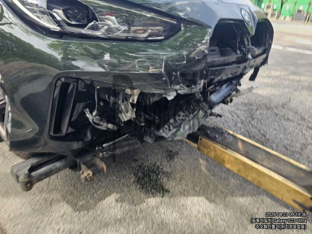 2022 BMW i4 eDrive40, photograph 4