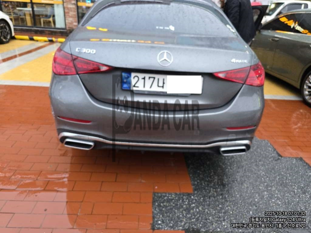 2023 Mercedes-Benz C300 4MATIC, photograph 2