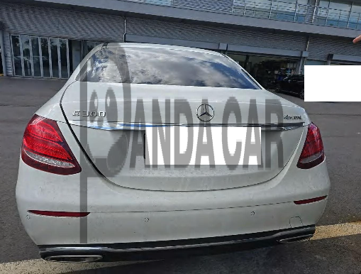 2018 Mercedes-Benz E300 4Matic, photograph 1