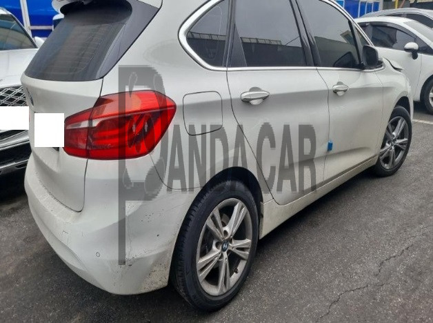 2017 BMW Active Tourer, photograph 2
