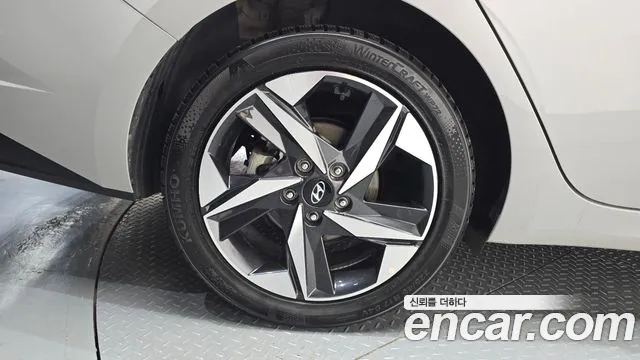 2020 Hyundai AVANTE Inspiration, photograph 6