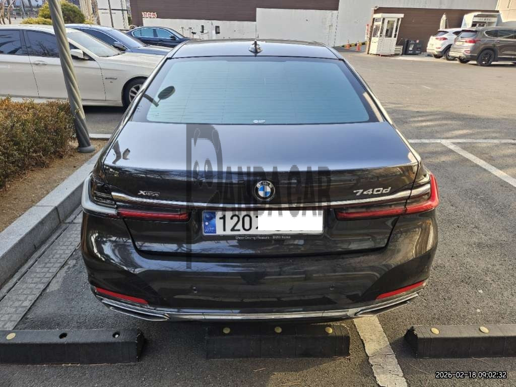 2021 BMW 730d xDrive, photograph 3