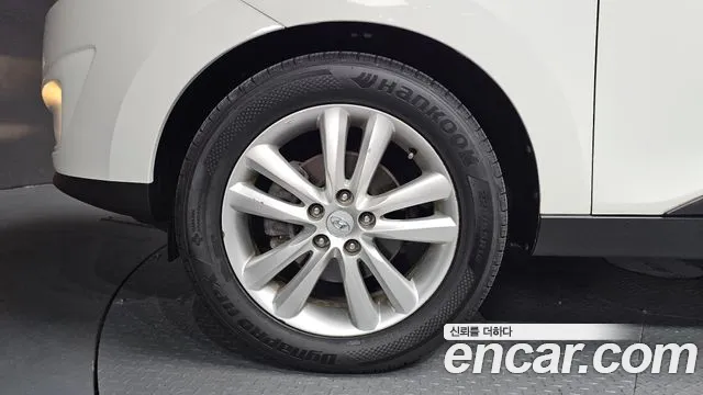 2011 Hyundai Tucson Diesel 2WD LX20, photograph 10