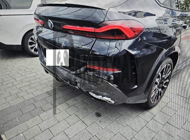 2025 BMW X6 xDrive40i M Sport, photograph 4