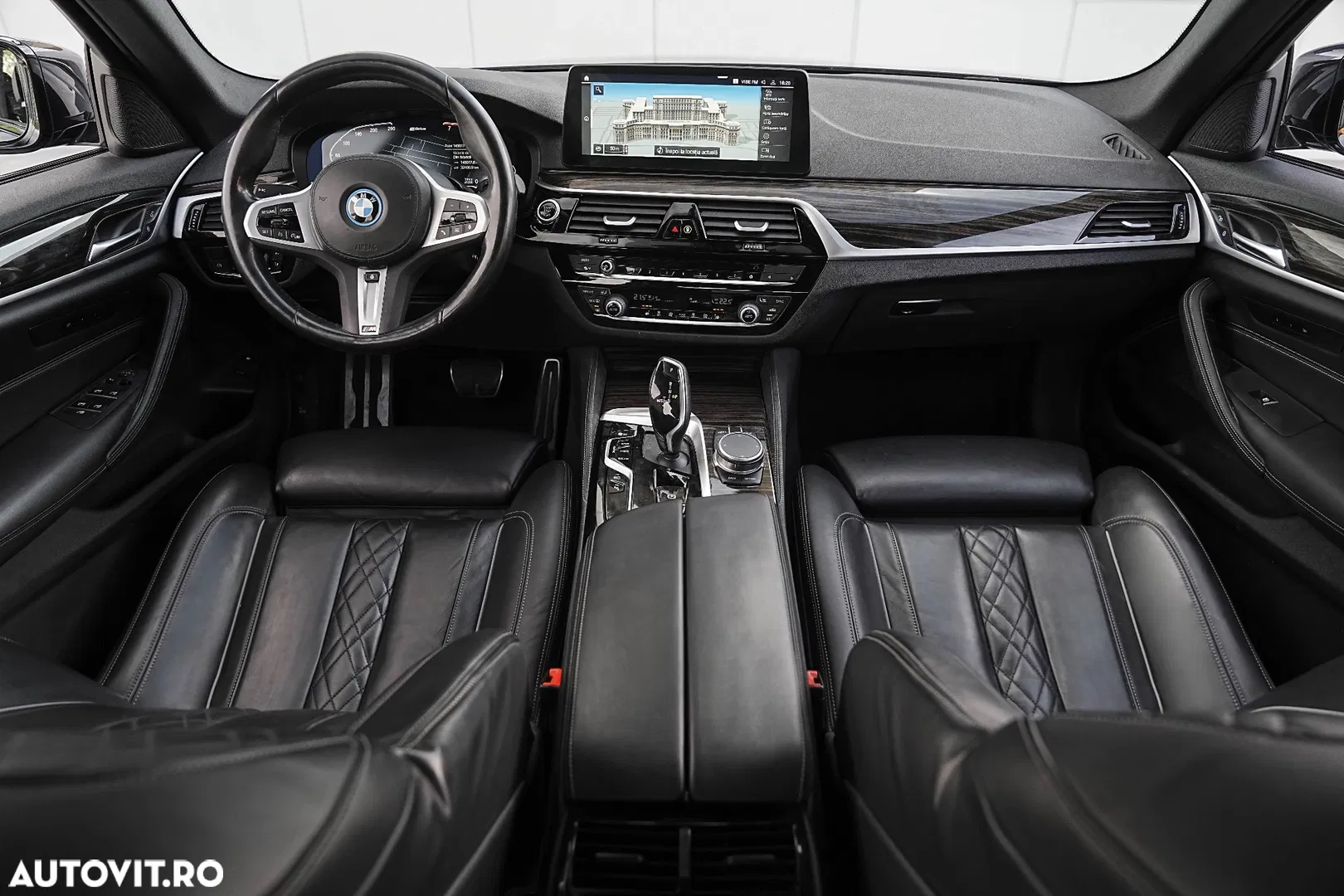 2022 BMW Seria 5 545e xDrive Aut. M Sport Edition, photograph 5