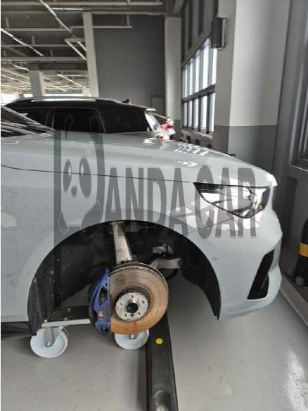 2025 BMW i5 eDrive40, photograph 3