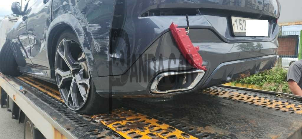 2022 BMW X6 xDrive40i, photograph 5