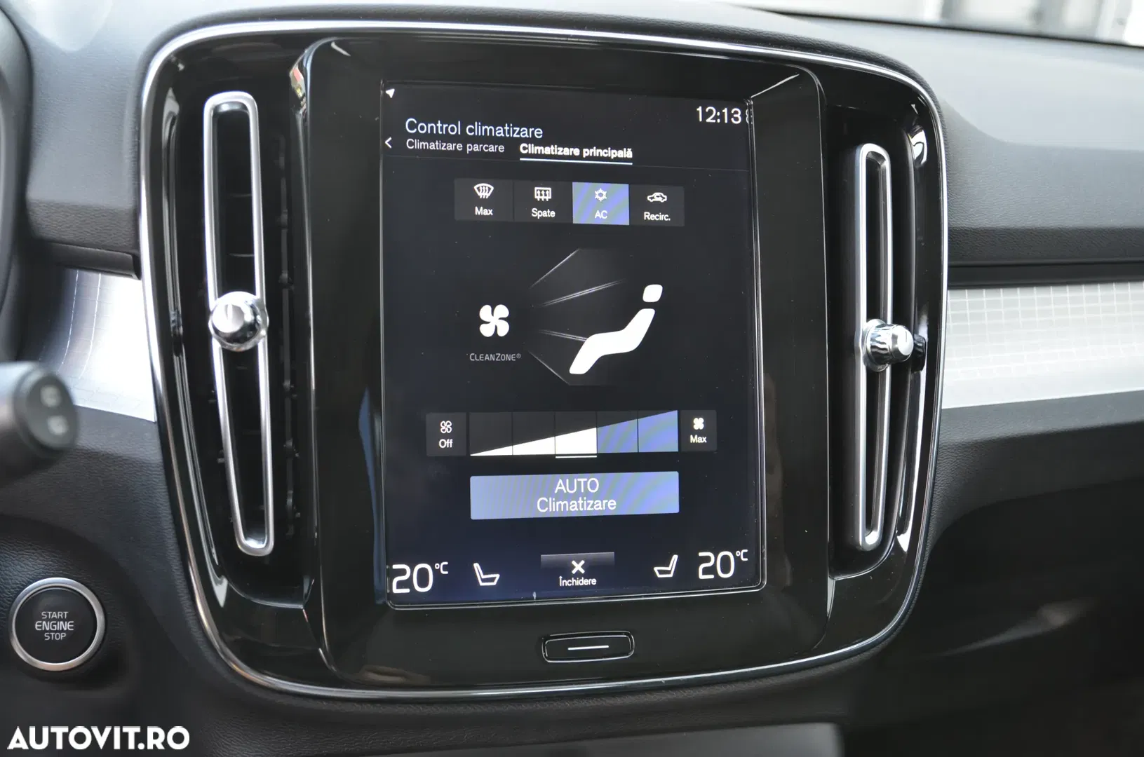 2019 Volvo XC 40 D3 Momentum, photograph 3